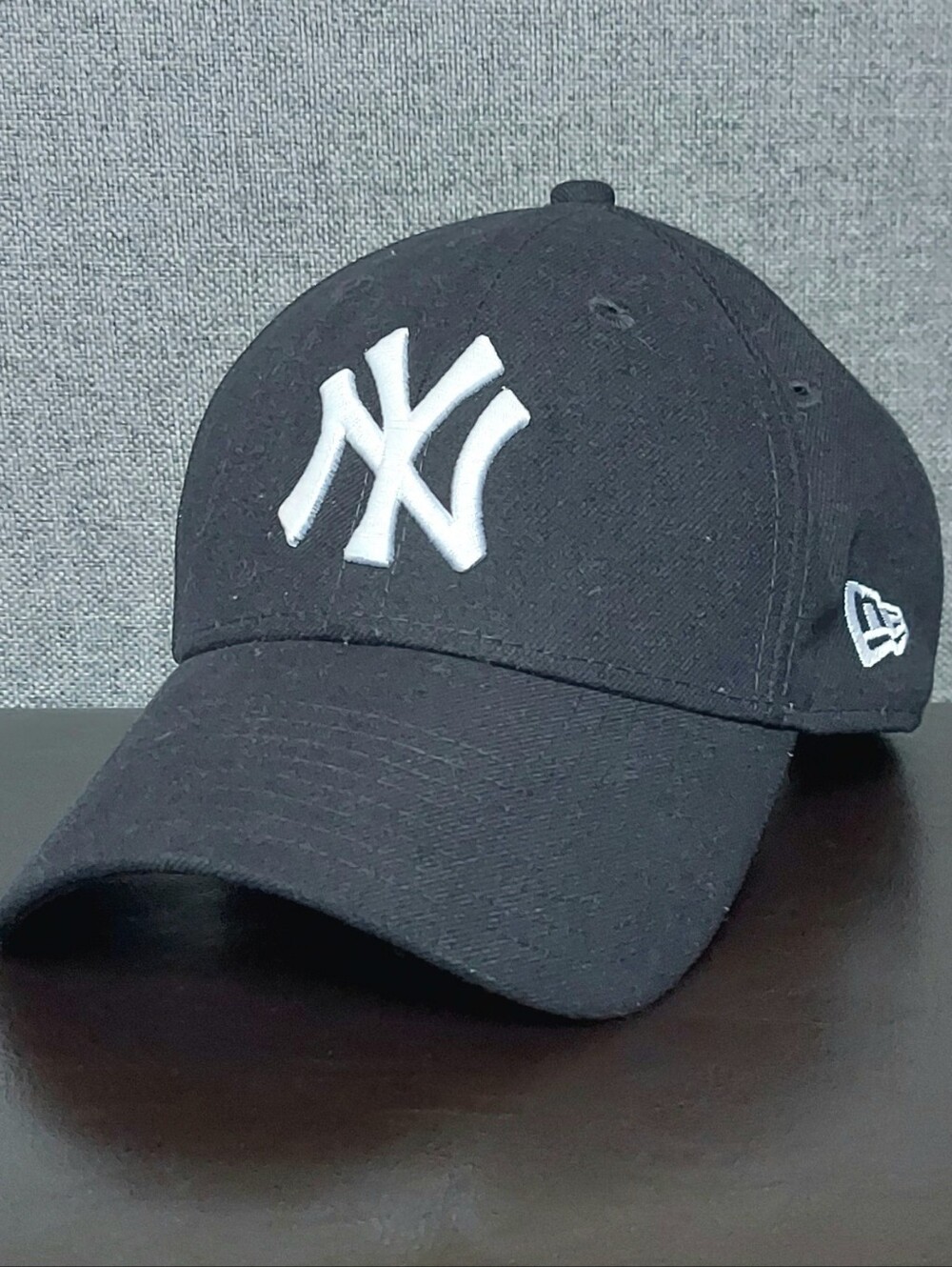 New York Yankees New Era 9Forty Velcro Enclosure Baseball Hat